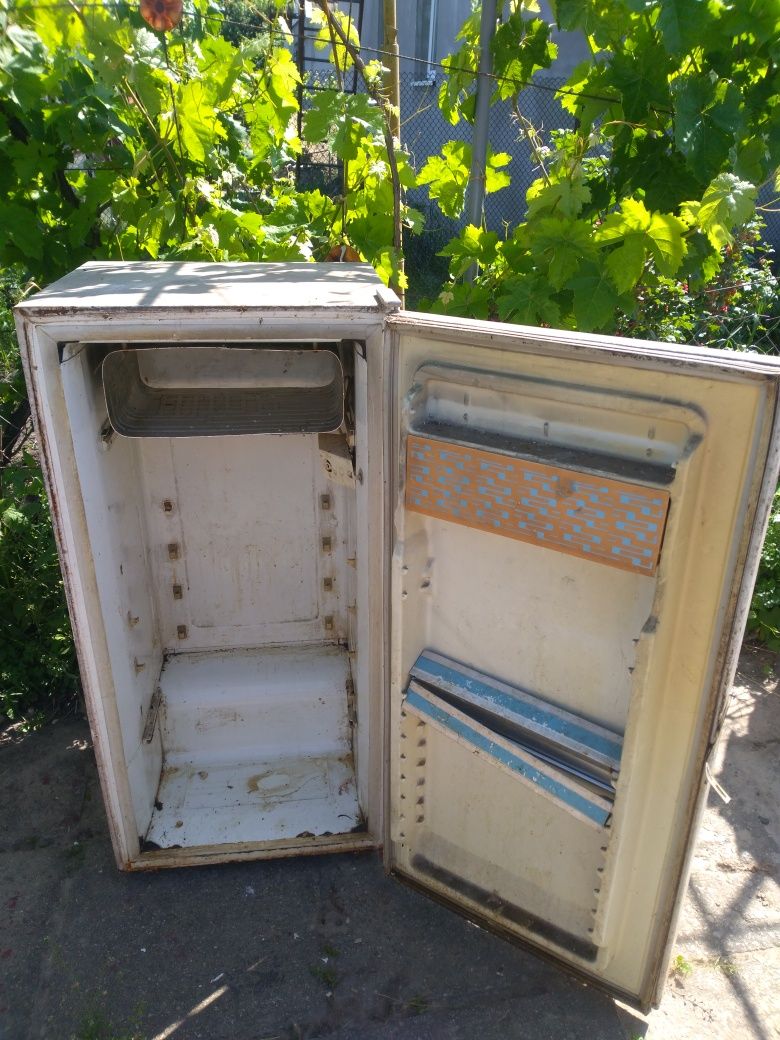 Продам холодильник Днепр 2.