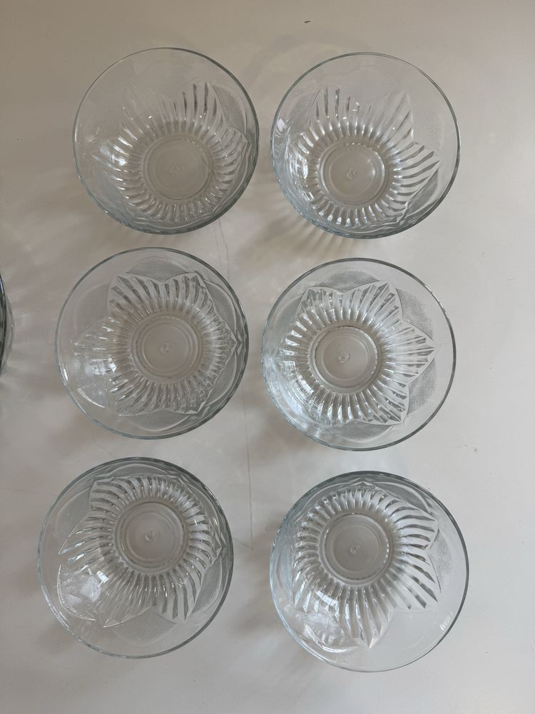 Conjunto de 6 taças pequenas + 1 taça grande, em vidro