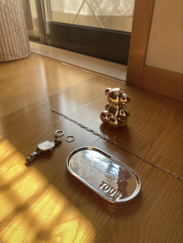 Relógio CK + joias Swarovski + guarda-jóias Tous de oferta
