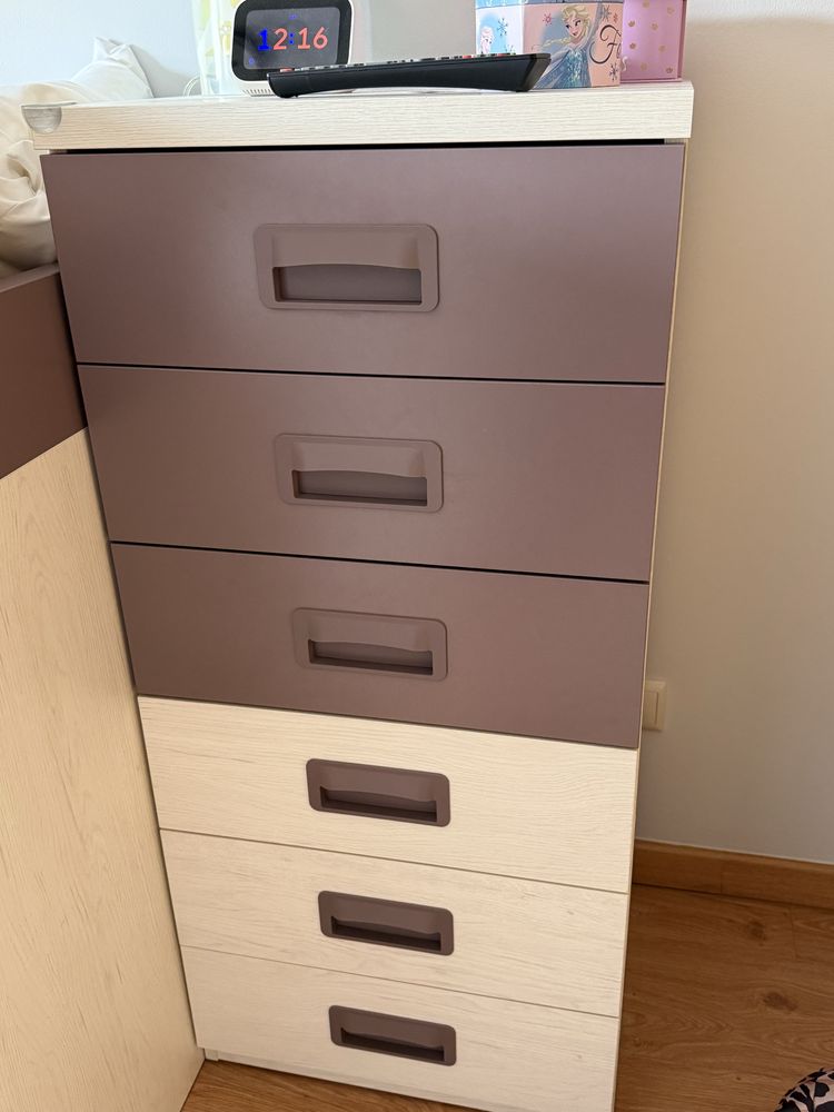 Movel de quarto juvenil, marca Rimobel, excelente estado