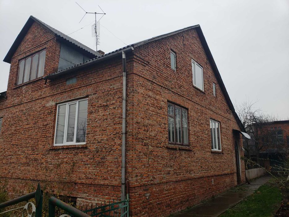 Продам будинок у Сокалі в гарному місці біля Бугу на ділянці 10 соток