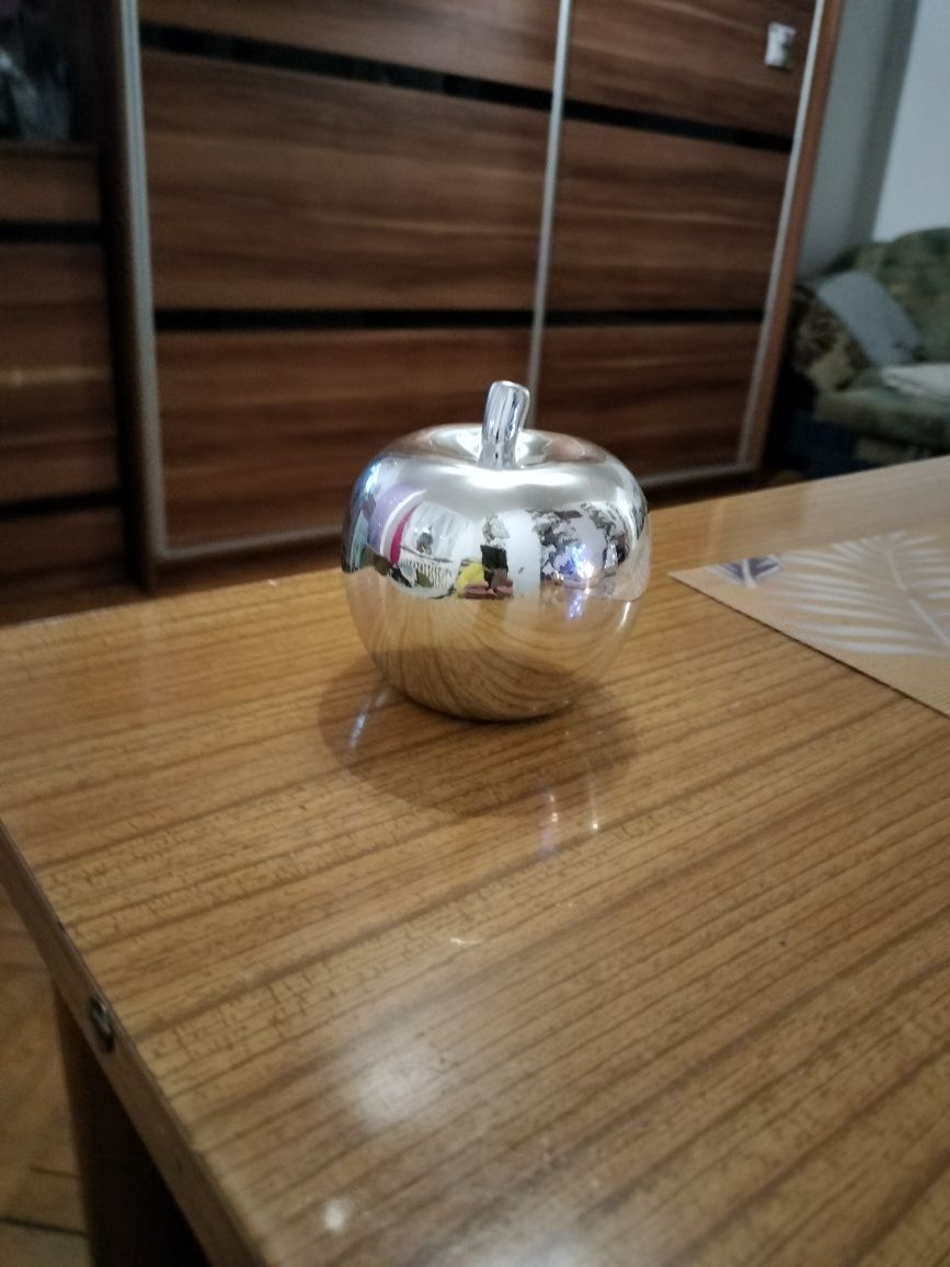 Ceramiczne jabłko