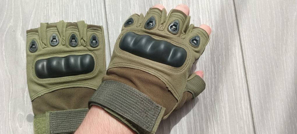 Військові тактичні рукавиці, нові.