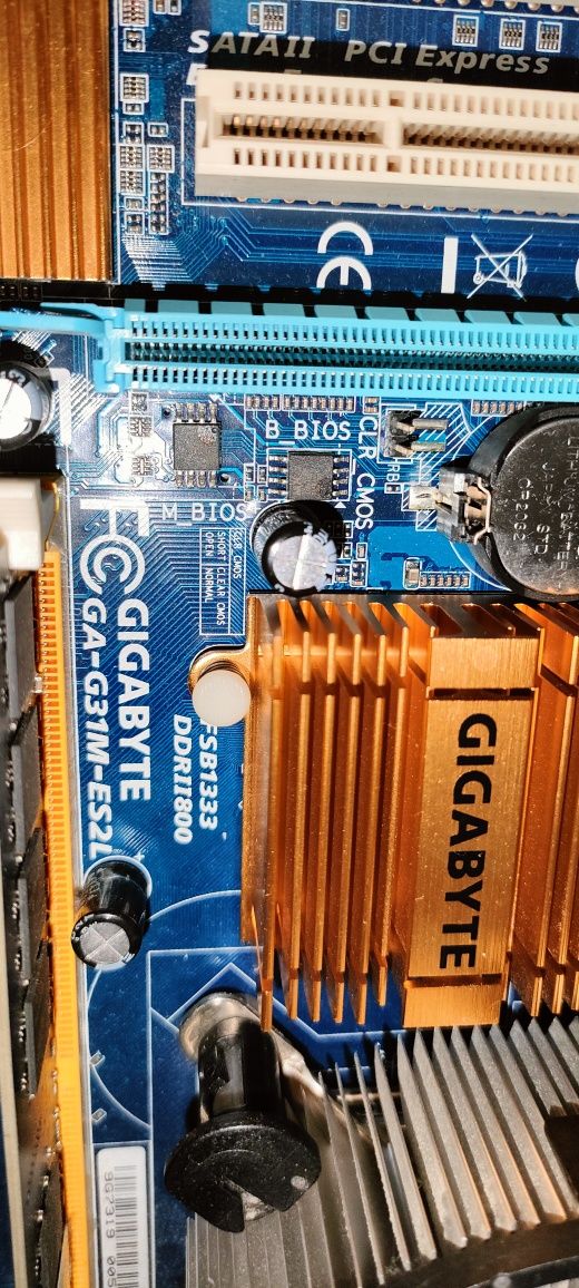Płyta główna Gigabyte GA-G31M-ES2L rev. 2.0
(rev. 2.x)
rev. 1.x
rev. 2