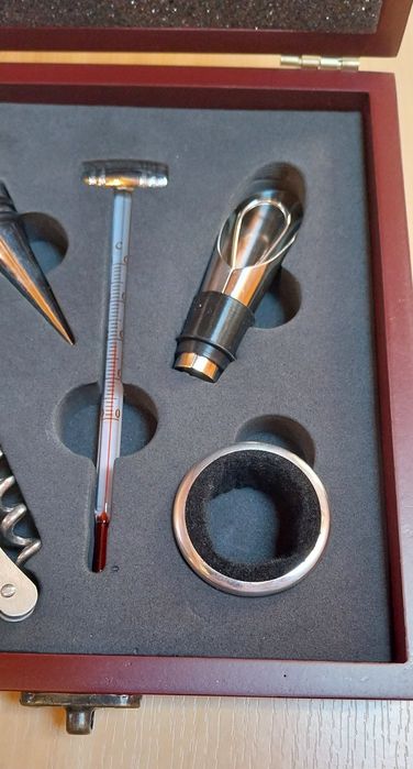 Conjunto de acessórios para vinho
