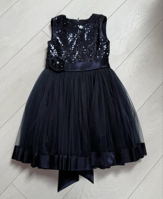 Святкова сукня на дівчинку