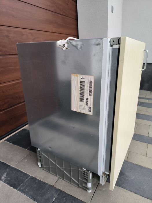 Lodówka podblatowa do zabudowy mała okazjonalna bardzo cicha