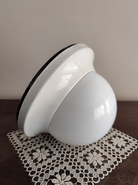 Lampa sufitowa kinkiet UFO z mlecznym szklanym kloszem biała retro PRL