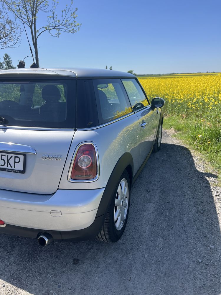 Mini cooper 1.6 w bardzo dobrym stanie