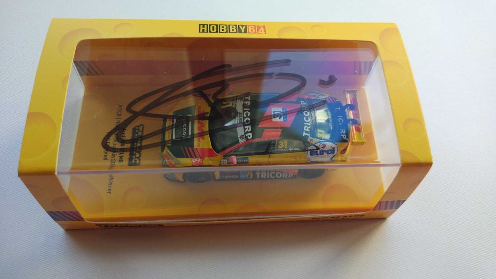 Réplica carro Audi RS 3 LMS 1:64 assinada Tom Coronel WTCR 2020