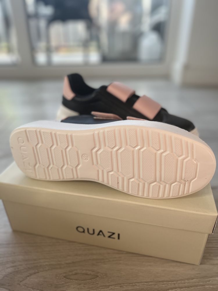 Quazi sneakersy r39