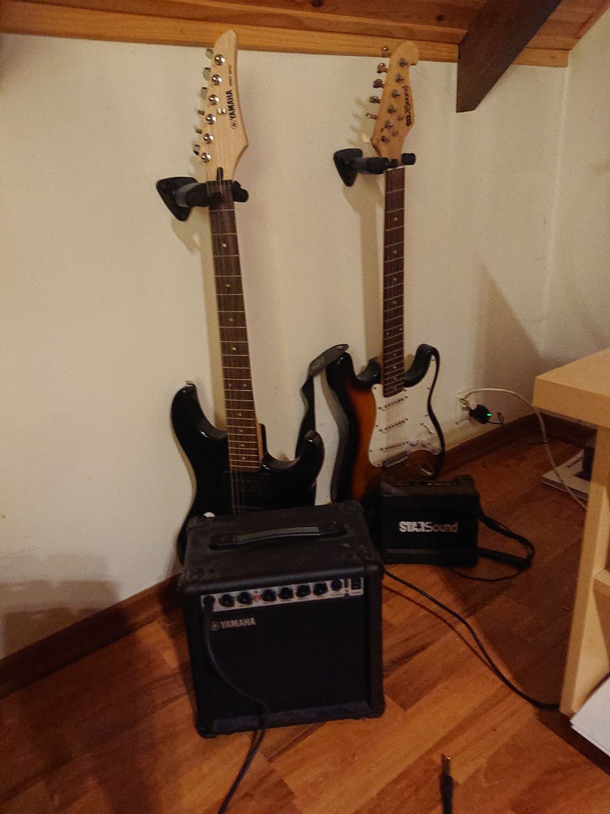 Gitara yamahy i star sounda.
