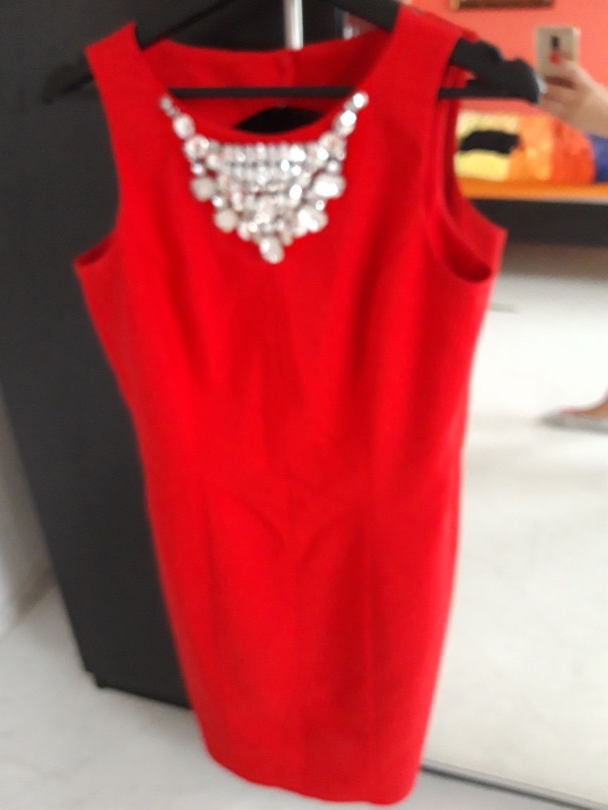 Sukienka czerwona piekna