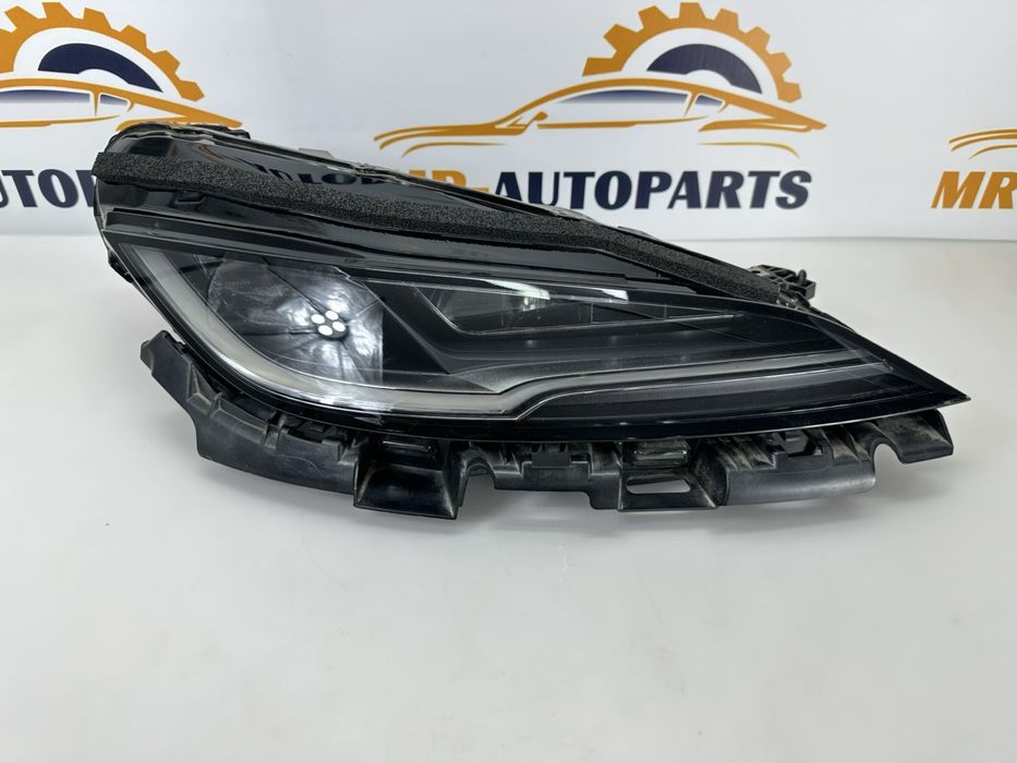 Фара права EU tesla model  3 highland