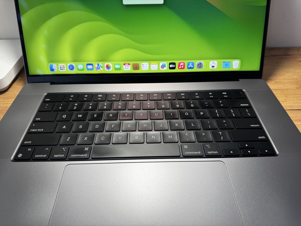 MacBook Pro 16’ 2021 M1 Pro 16Gb RAM 512Gb Space 90%