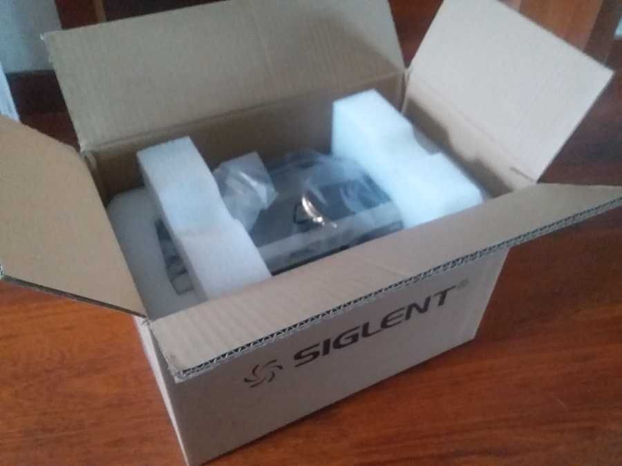 Siglent SDS1202X-E - 2-канальный осциллограф 200 МГц
