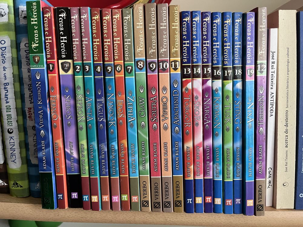 Livros juvenis.