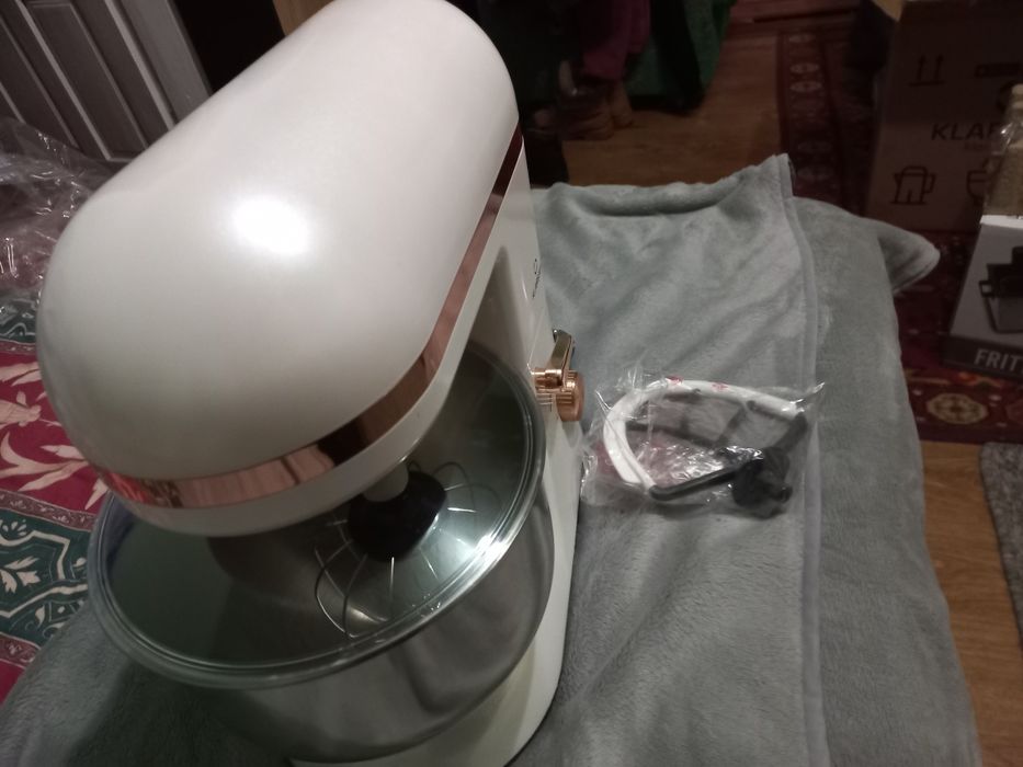 Продається новий тістоміс німецька якість