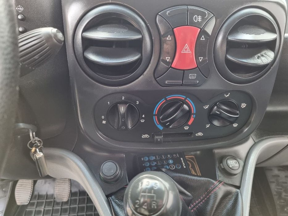 Fiat doblo оригінальний пасажир 1,3 2015р у відмінному стані.