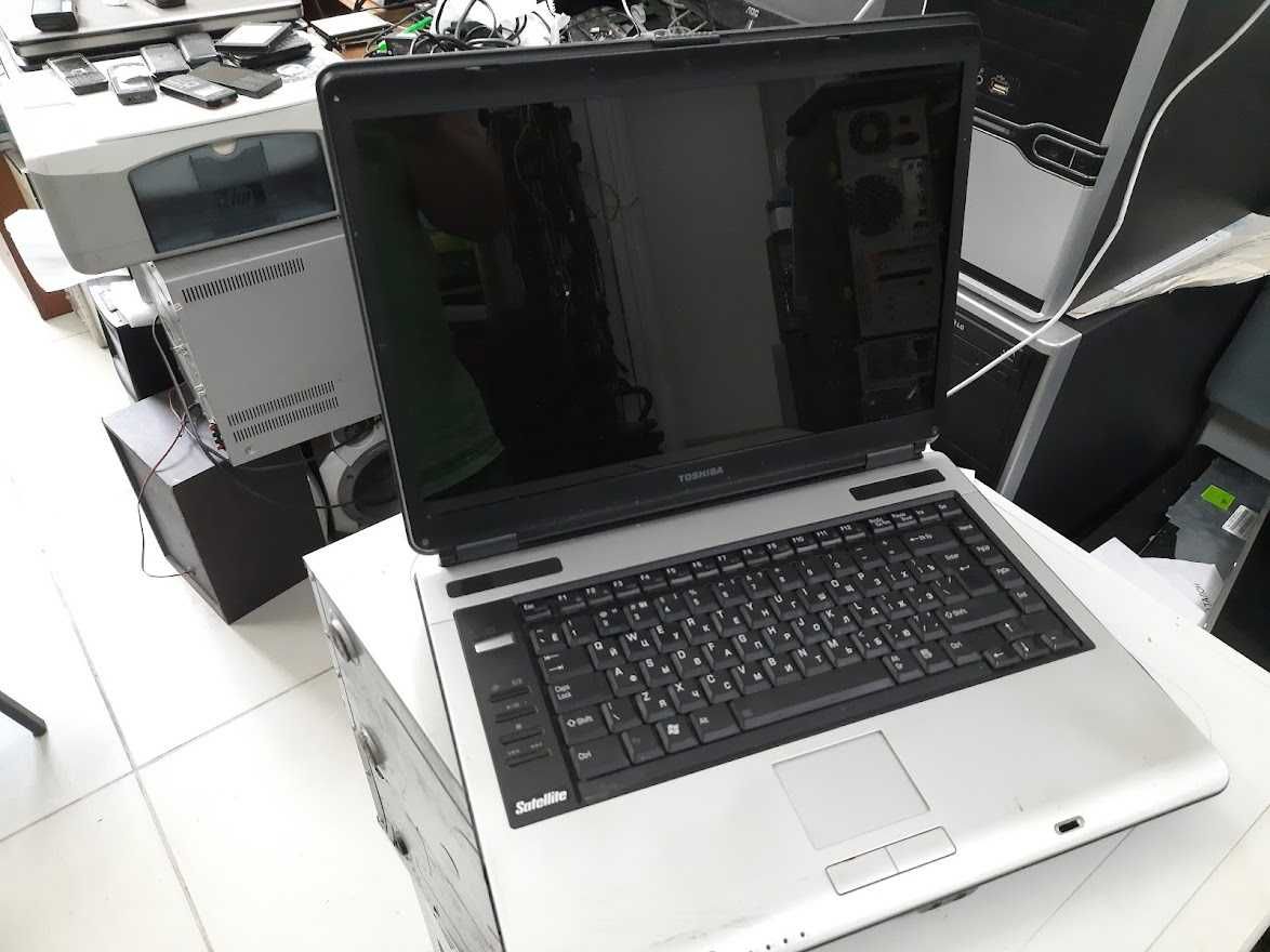 Ноутбук Toshiba Satellite A100-811