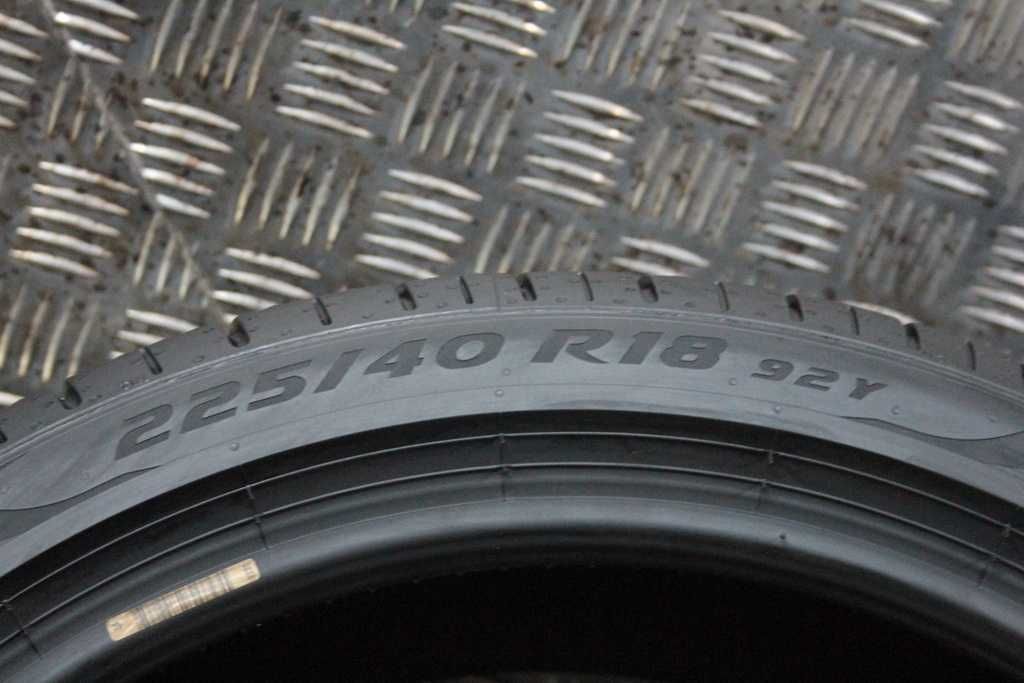225/40/18 Pirelli P Zero AO 225/40 R18 92Y XL A0 2021r