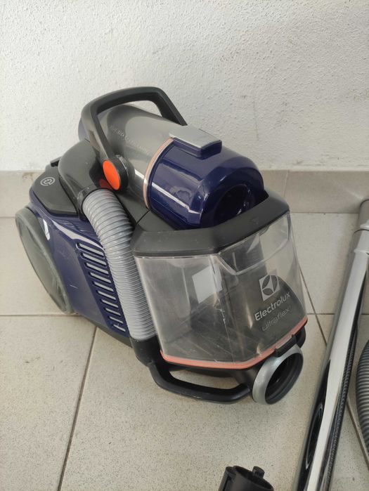Aspirador sem saco Electrolux Ultraflex [DP23]
