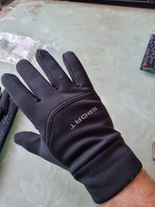 Перчатки спортивні з сенсорними наліпками