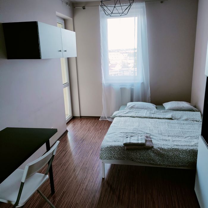 Duże mieszkania dla pracowników z kuchnią łazienką wyposażone nowe