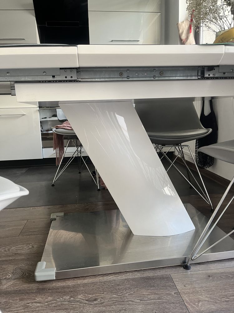 rozkładany biały stół na jednej nodze CENA DO NEGOCJACJI