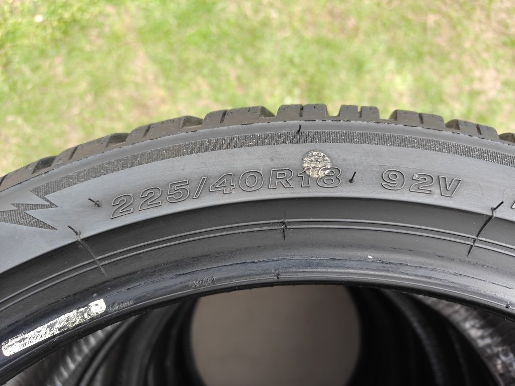 Opony zimowe Bridgestone Blizzak LM005 225/40R18 92V XL - Stan bdb.