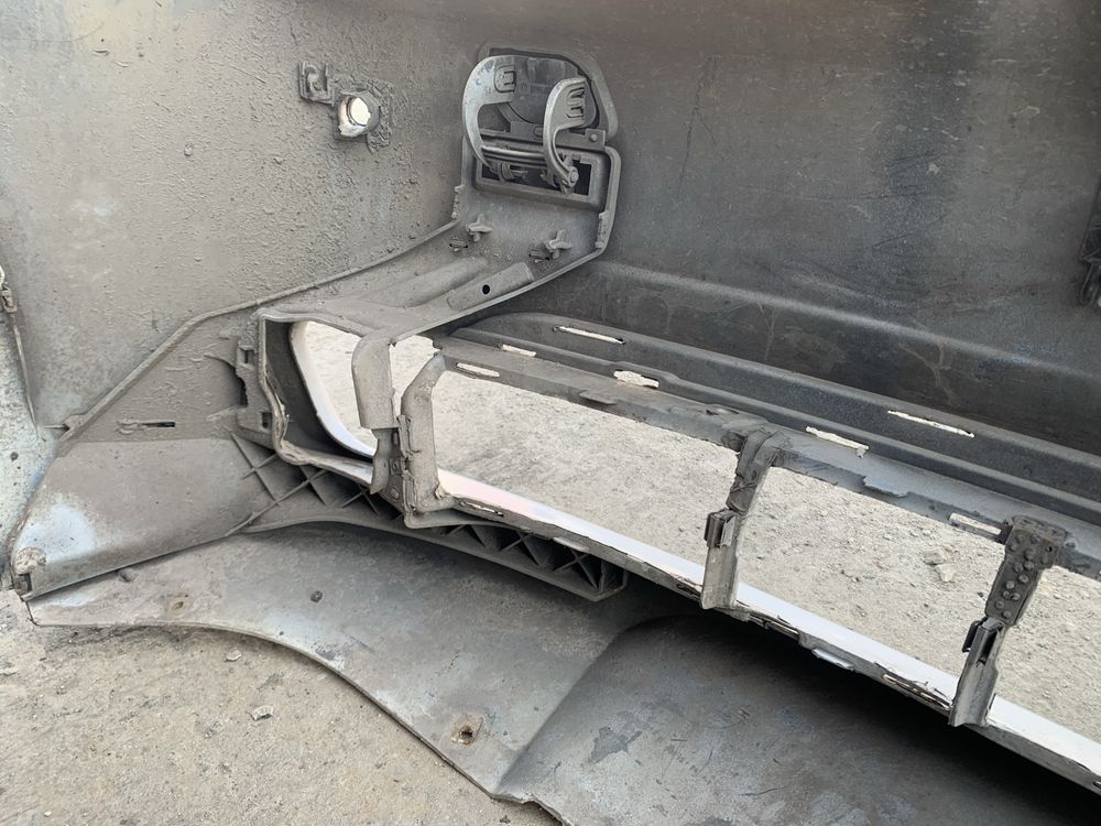 Бампер передній bmw 7 f02