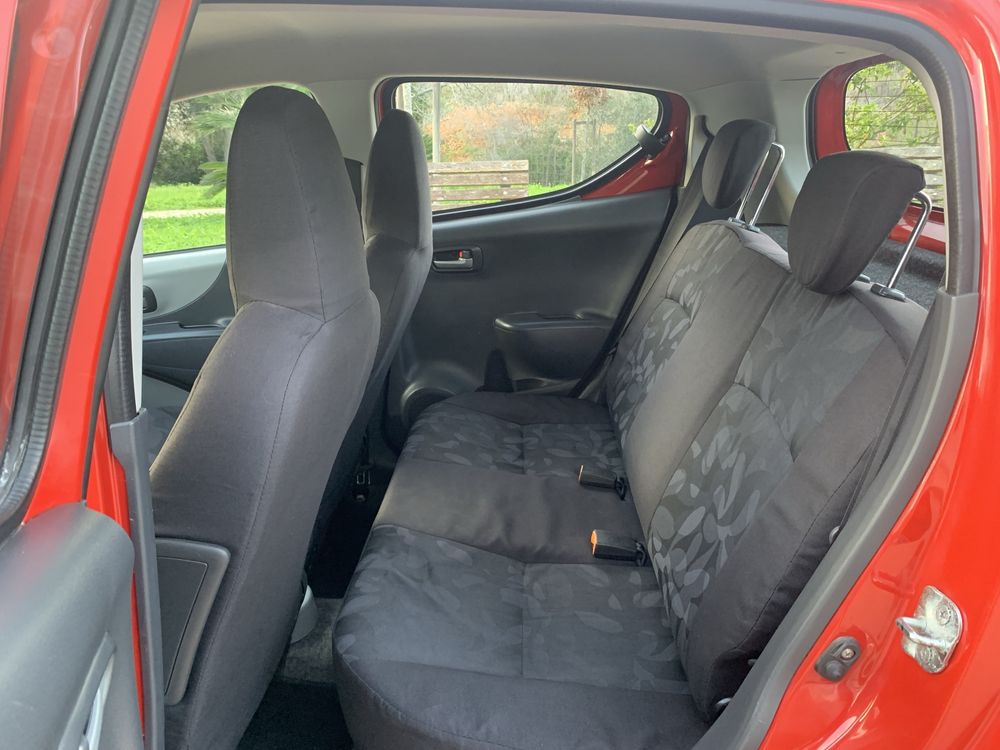 49 mil km * Suzuki 1.0 * 67 cv * 4 Pneus Novos * Histórico de Revisões