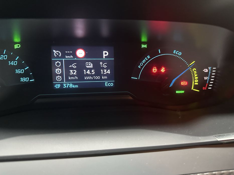 Peugeot e208  50kw Style de 2023 só 6890Km