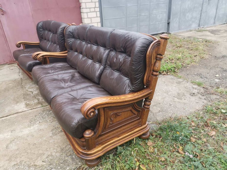 Роскошный  Кожаный диван на дубе из Бельгии.Эксклюзив