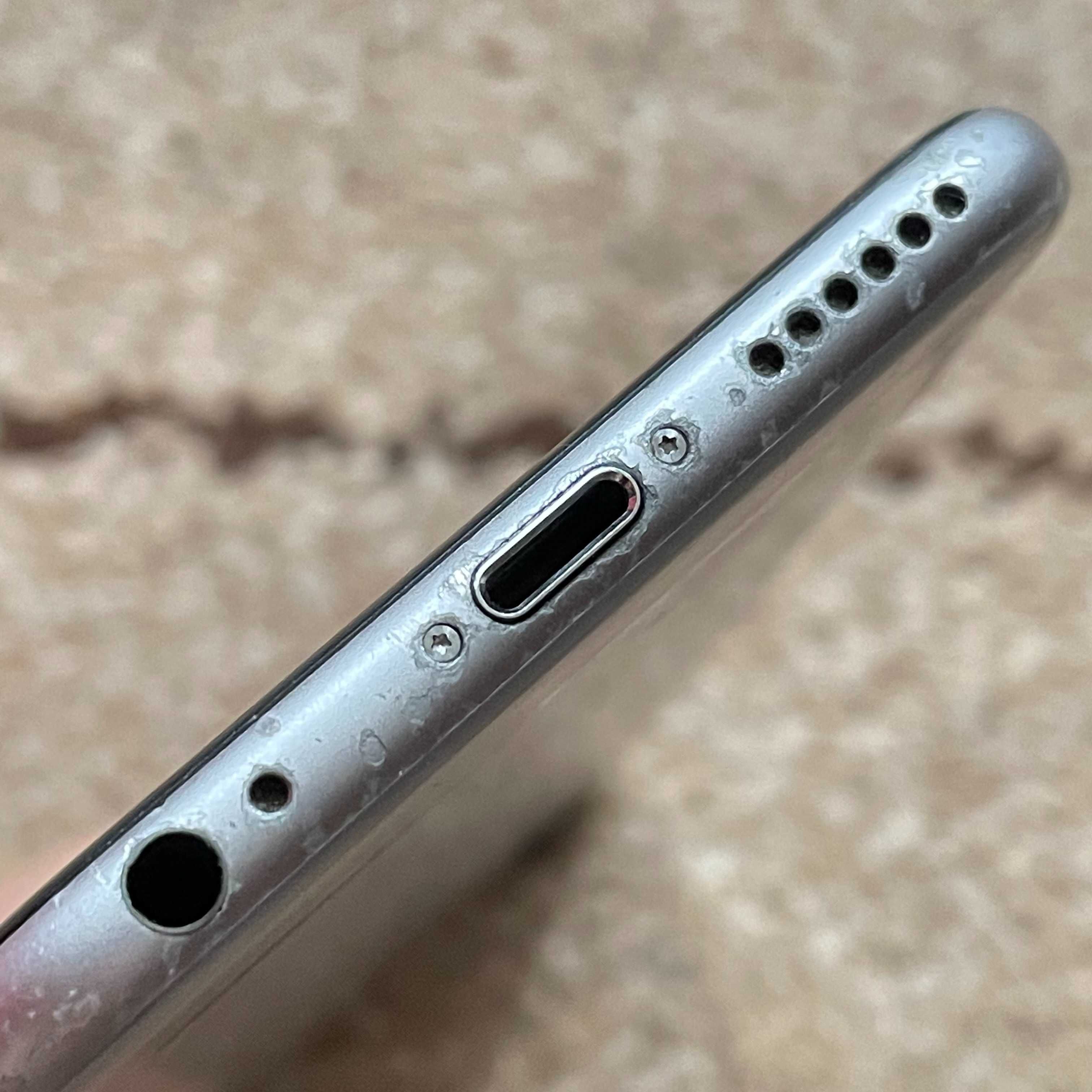 iPhone 6S Cinzento Sideral 16GB Desbloqueado - USADO