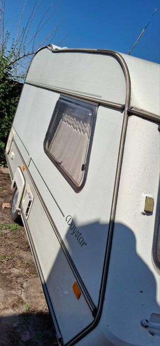 Кемпінг, дім на колесах