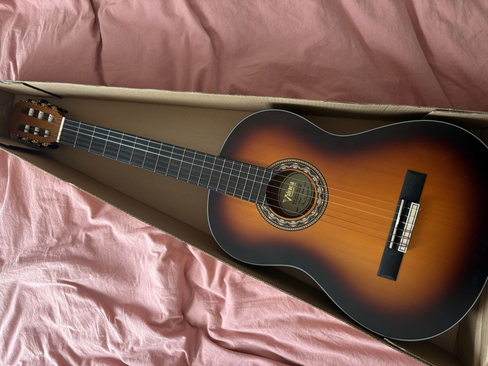 Gitara klasyczna Valencia Antique  Sunburst  VC304ASB