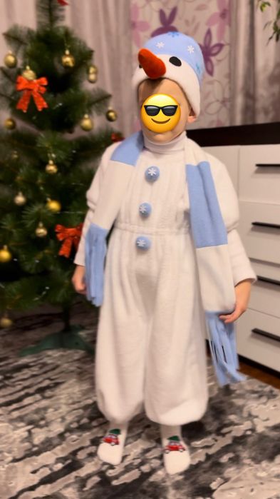 Новорічний костюм сніговик