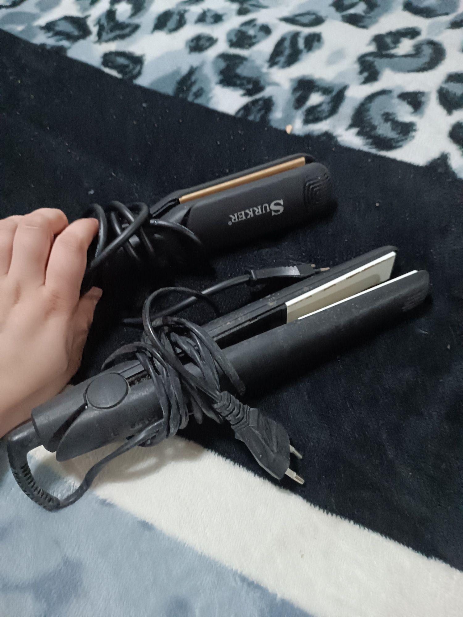 2 pranchas de cabelo