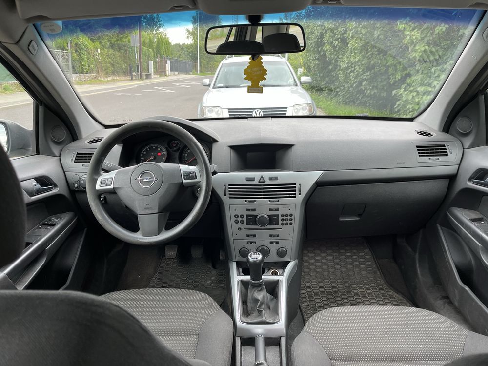 Opel Astra H kombi 1.4 LPG 2009 klima alufelgi