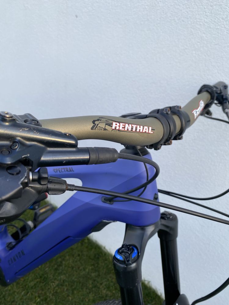 Canyon spetral on CF 8.0 carbono