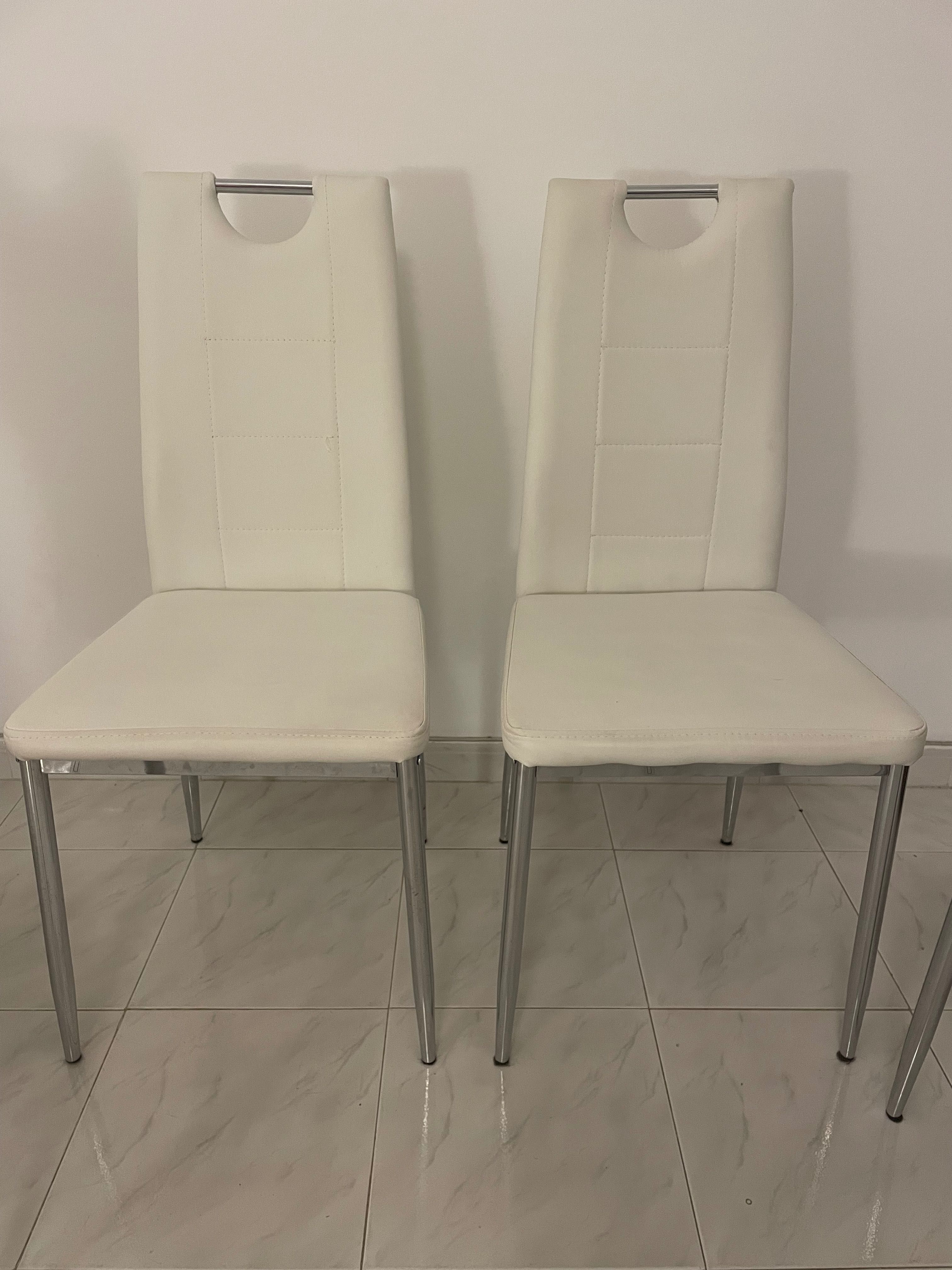 Conjunto 4 cadeiras brancas Conforama