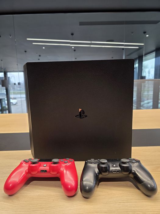 Play Station 4 pro в гарному стані