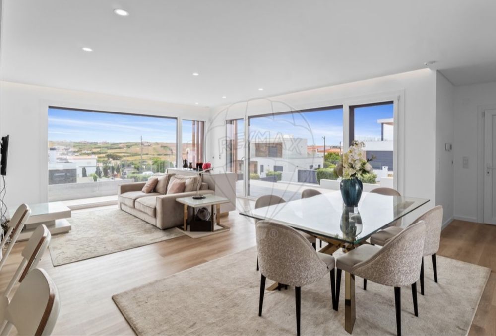 •	Quarto em Casa de Luxo com Piscina – a 15min da Ericeira