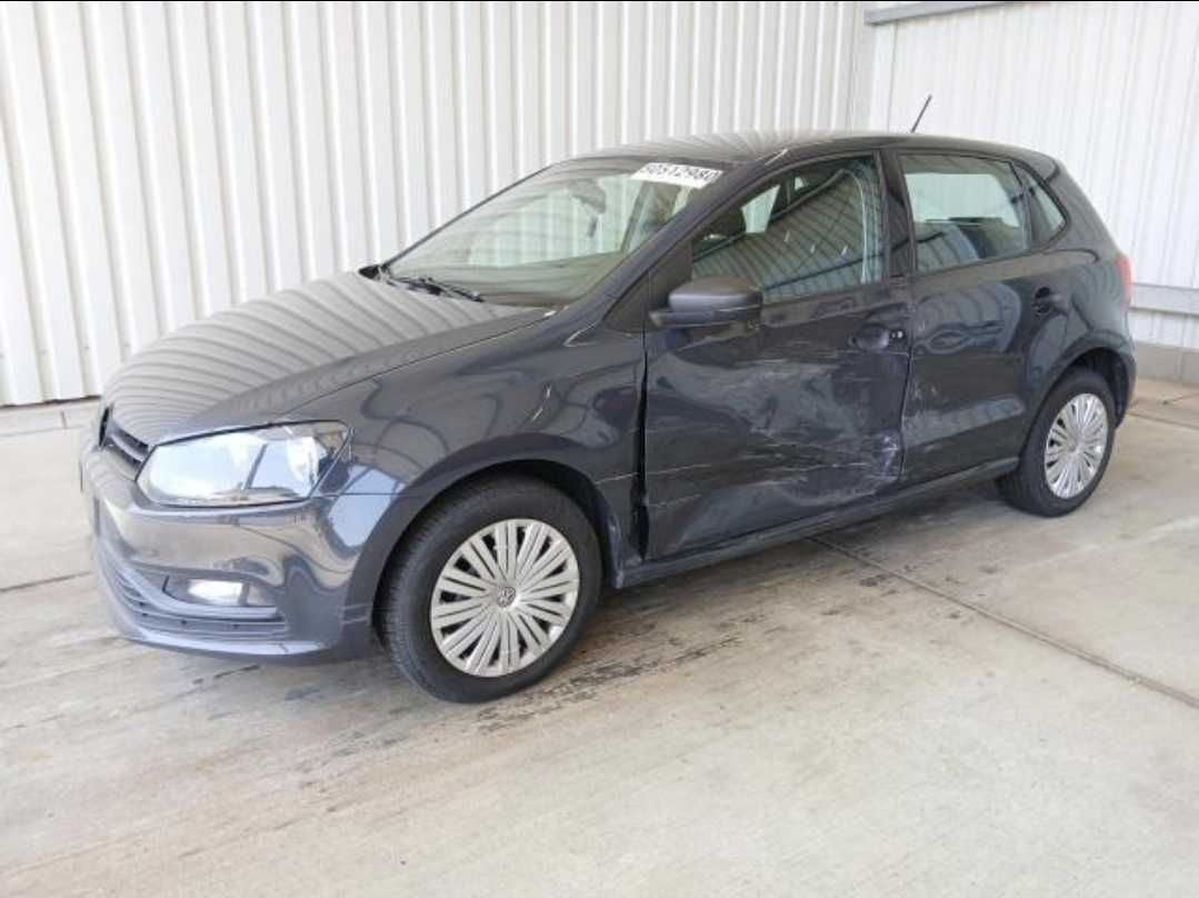VOLKSWAGEN POLO V Trendline 2015