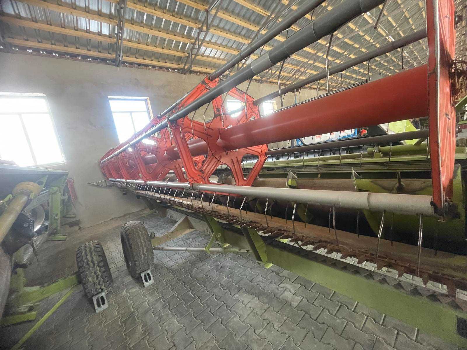 CLAAS MEGA 360 2007 року з жаткою 6,6м та Ріпаковим столом