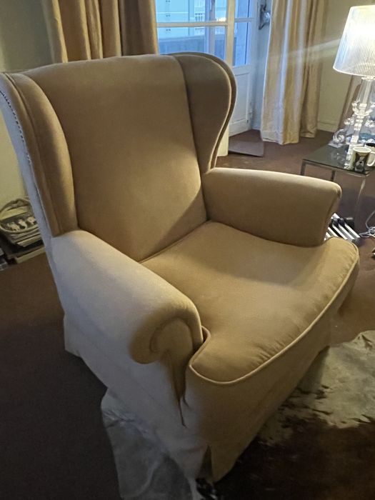 Poltrona Vintage Bege Amarelada