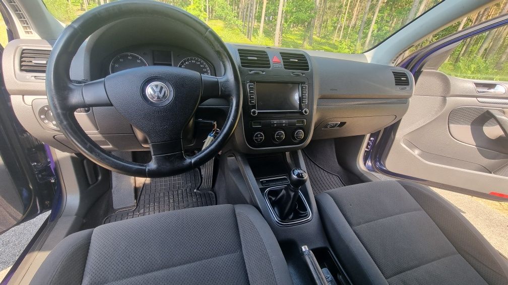 Volkswagen Golf V 1.4 MPI