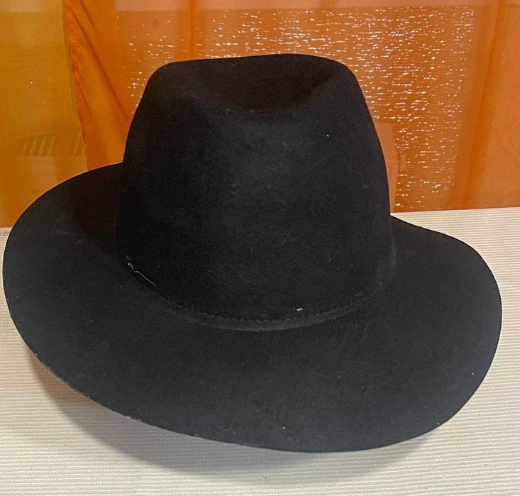 Шляпа женская, очень элегантная и модная