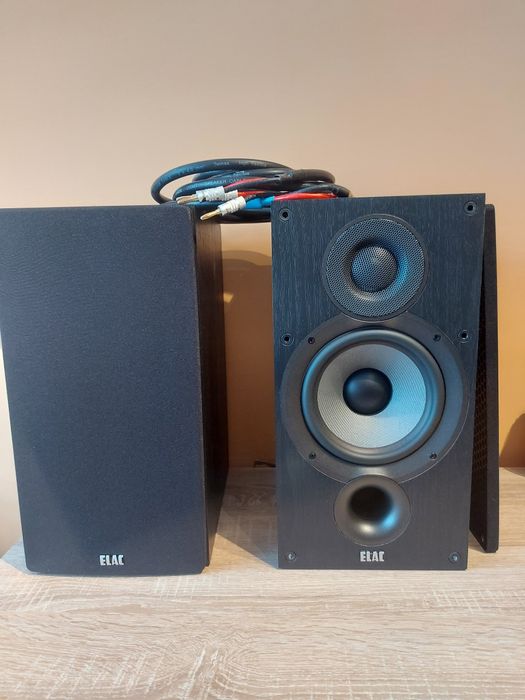 Kolumny podstawkowe Elac debut 2.0 b 6.2+ przewody głośnikowe.